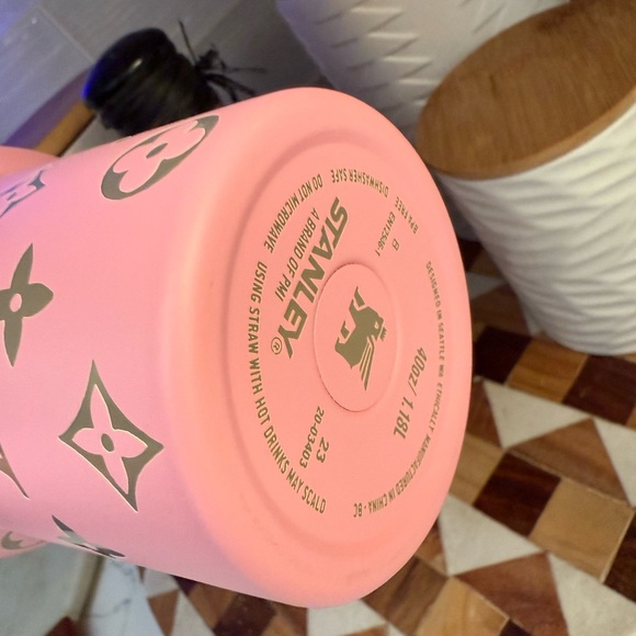 Stanley Pink Tumbler - Picture 4 of 4